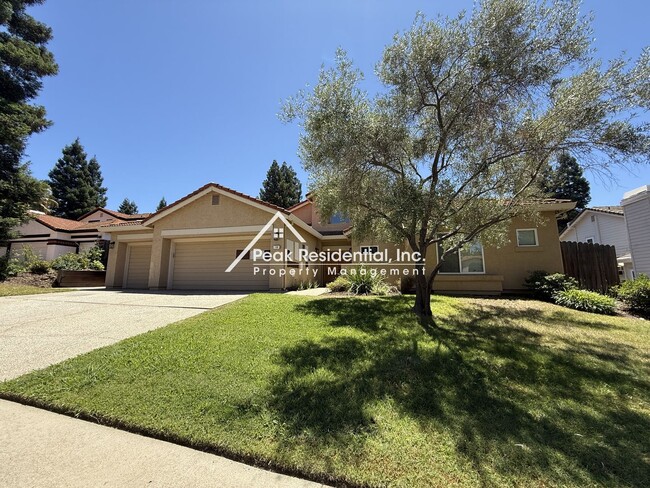Beautiful Folsom 4bd/3ba Home with Pool! - Beautiful Folsom 4bd/3ba Home with Pool!