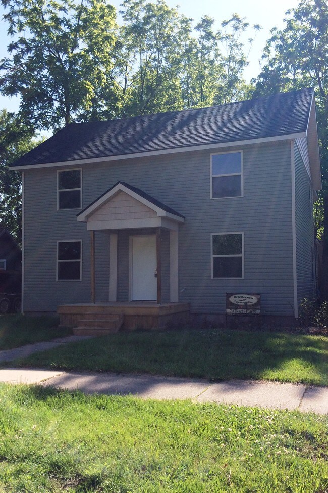 Photo - 11 S Summit St Unit 1