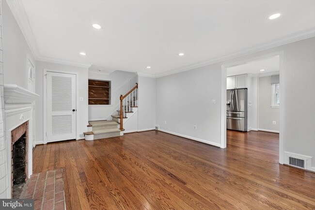 Photo - 3004 Marshall St