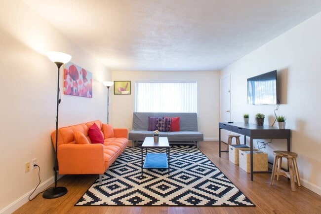 Photo - 37 Oxford Cir Unit 1