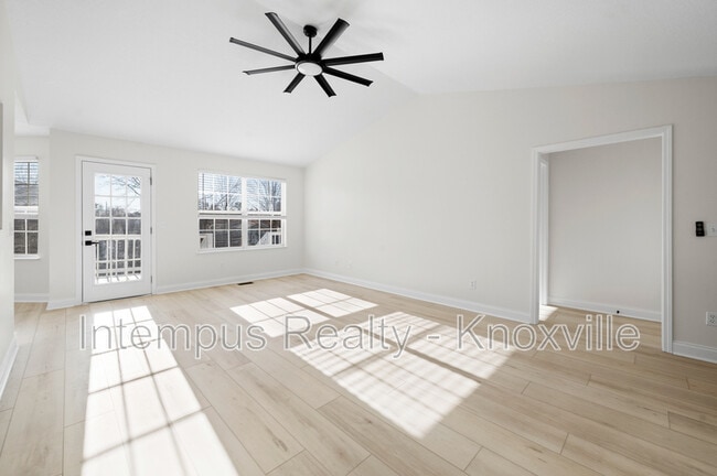 Photo - 7411 Cascade Meadows Way