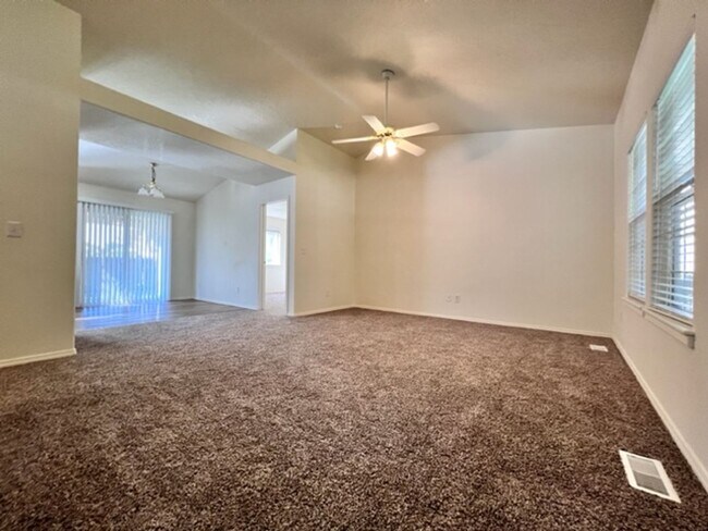 Photo - Amazing Home in Mahogany Park