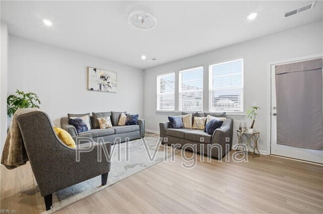 Photo - 405 Asuza St