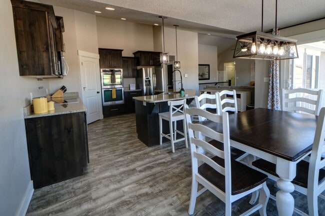 Photo - 6 Bedroom 3.5 Bathroom Home in Lehi!