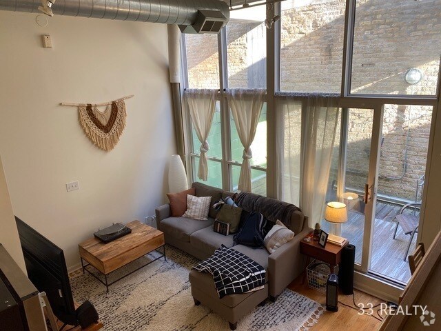 Building Photo - 1834 Ridge Ave Unit 121 Rental