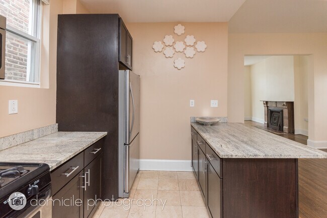 Photo - 2005 W Race Ave Unit 2