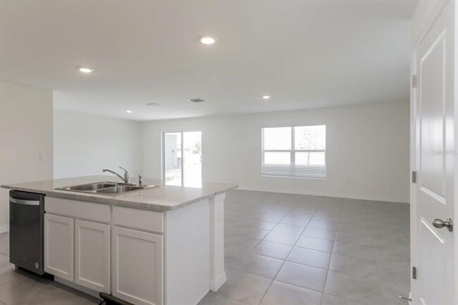 Photo - 477 Sunlit Coral St