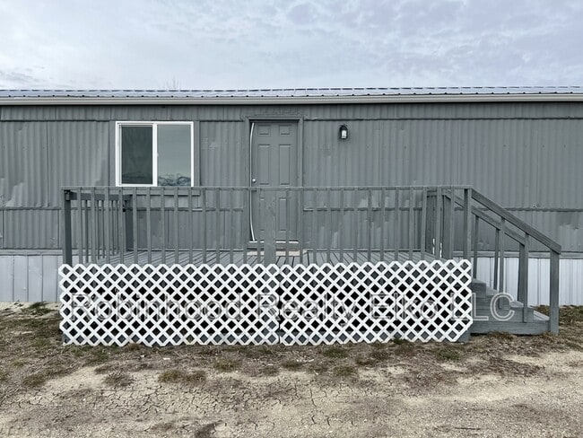 Photo - 563 Brent Dr