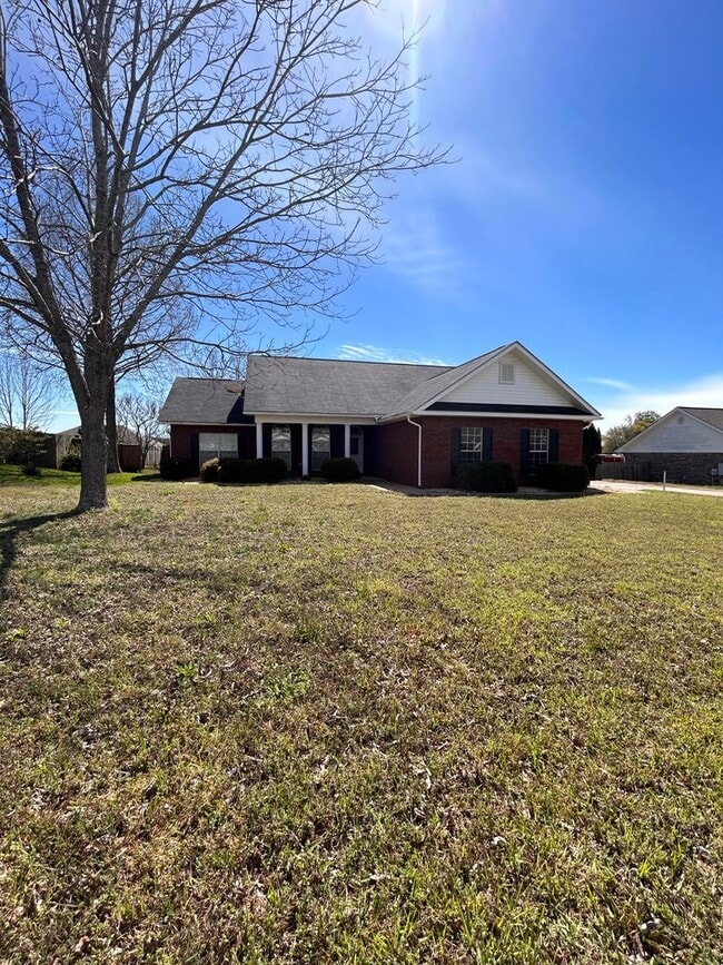 Building Photo - Fountain Crest Subdivision!