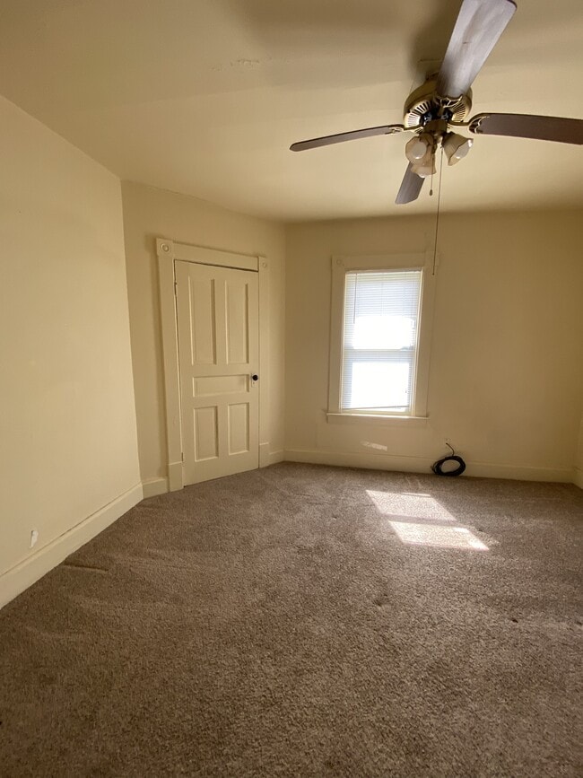 Building Photo - 557 Lafayette Ave