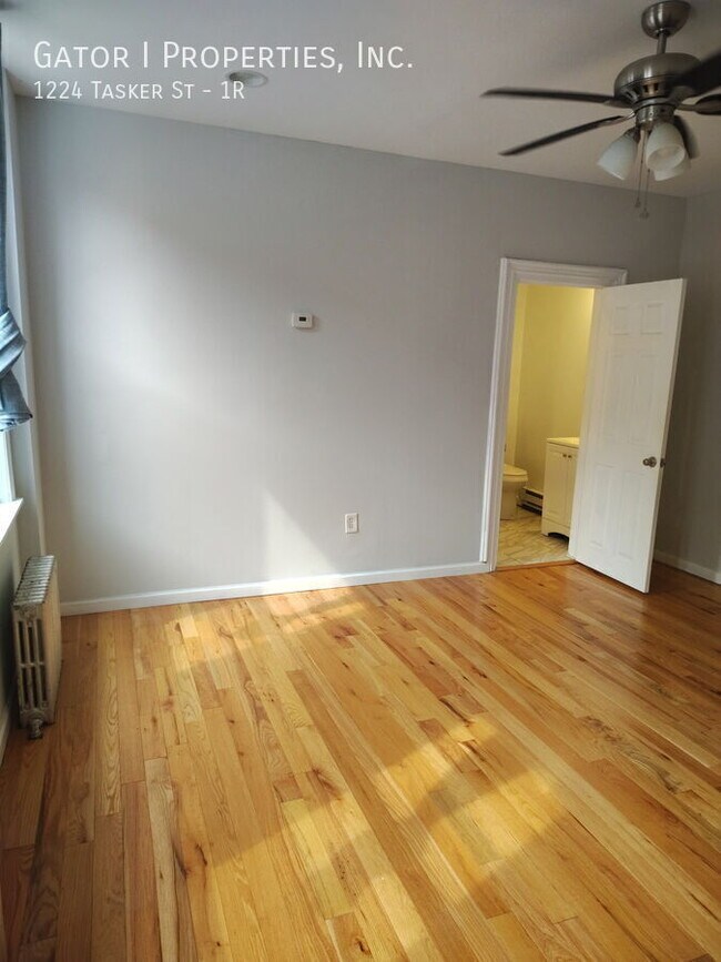 Photo - 1224 Tasker St Unidad 1R