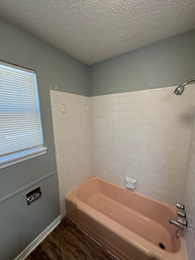 Photo - 3 bed 1.5 baths in Bethany!