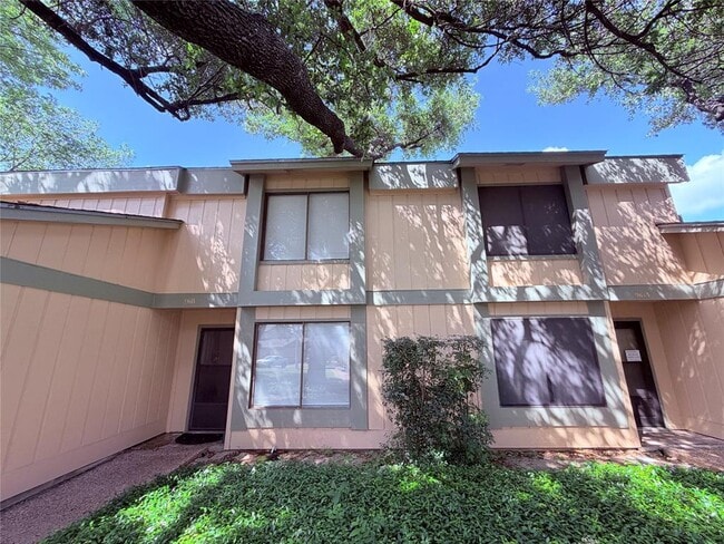 Photo - 9611 Blue Creek Ln
