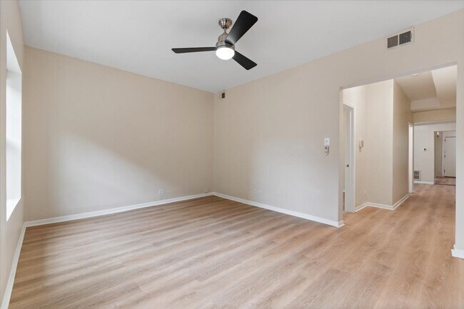 Photo - 3145 W Lyndale St Unit 1