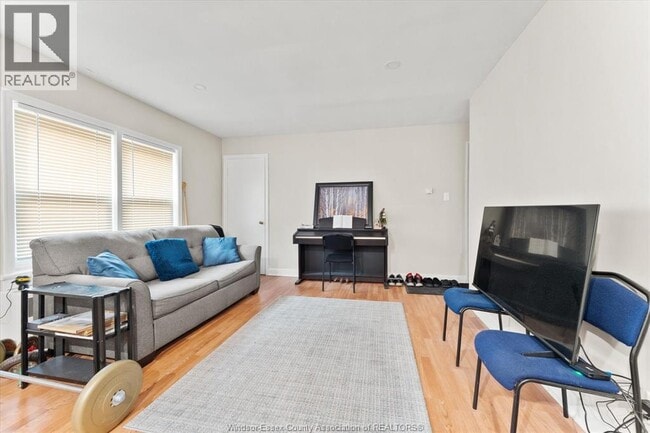 Photo - 127 Talbot St N Unité 3