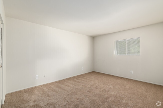 3BR, 2BA - 1,352F - Bedroom