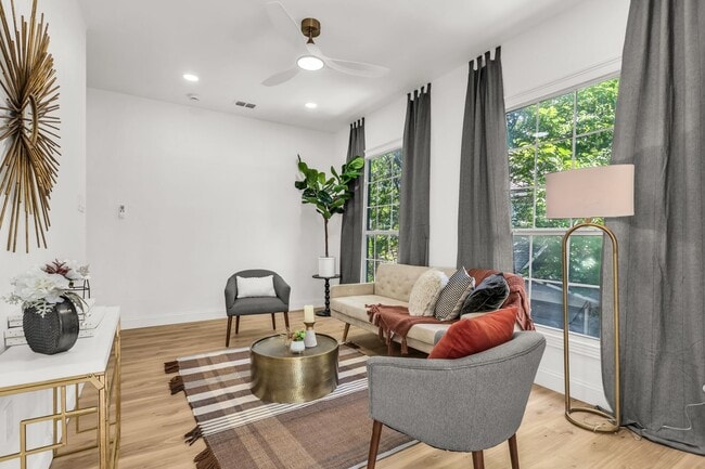 Photo - 5624 Eastside Ave Unit Top Floor