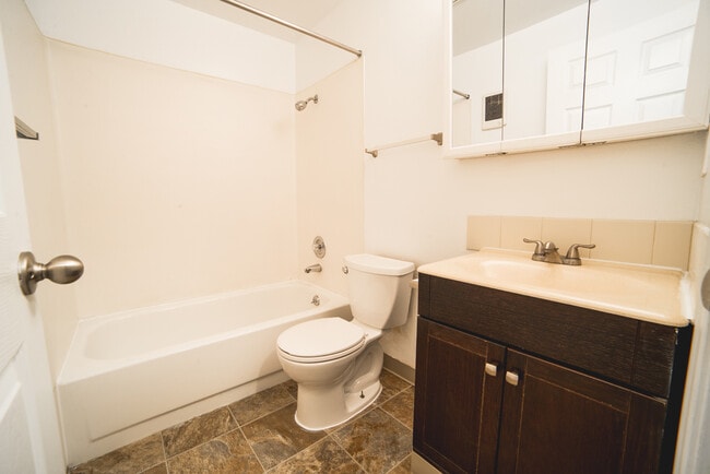 Photo - Lynmarie Apartments