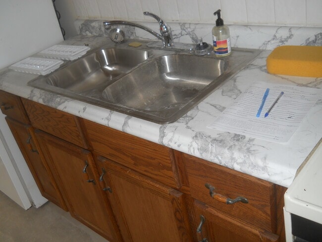 Photo - 1498 Winchester Ave