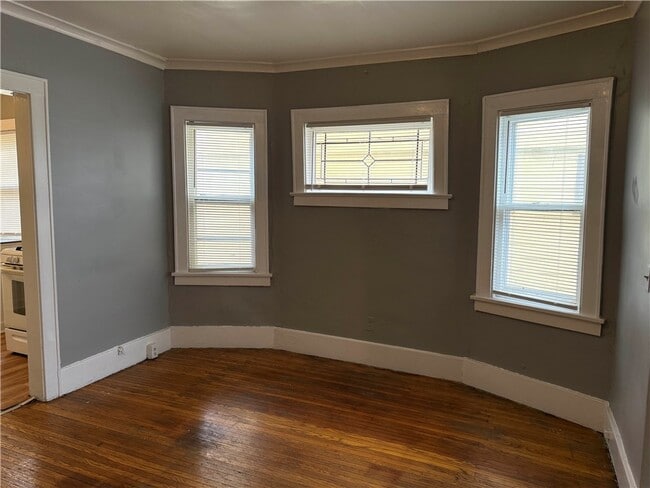 Photo - 93-95-95 Stratford Park