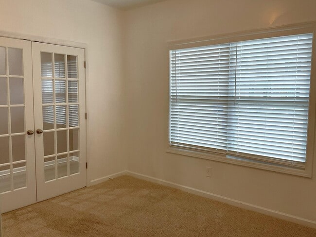 Photo - 502 Geranium St