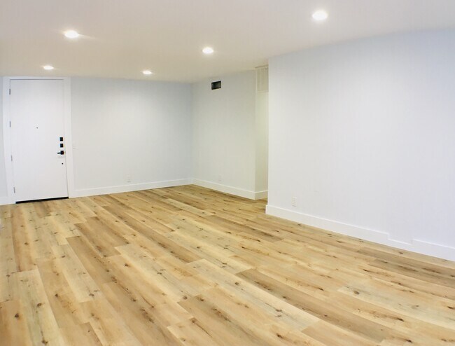 Photo - Westwood-Beverly Hills area the well-known Wilshire Selby West