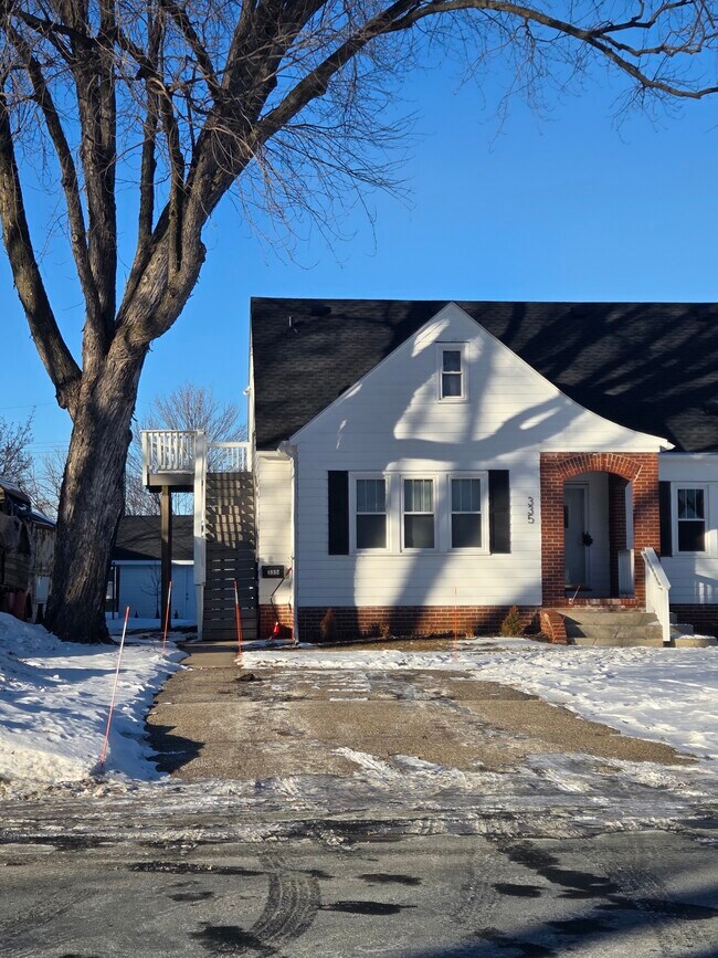 Photo - 335 Shakopee Ave E Unidad 2