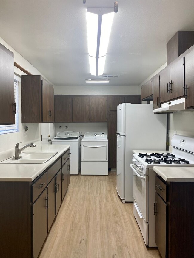 Photo - 2 Bedroom 1 Bathroom Duplex Newly Remodeled in 55+ COMMUNITY