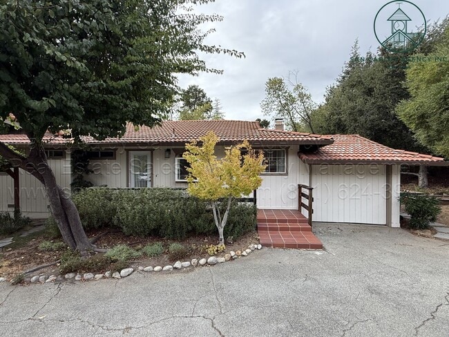 Spacious Three Bedroom Carmel Valley Villa... - Spacious Three Bedroom Carmel Valley Villa...