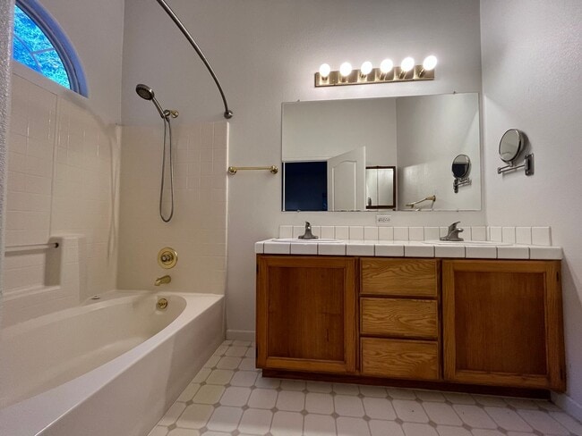 Photo - Spacious 3 Bedroom, 2.5 Bathroom w/ Bonus ...