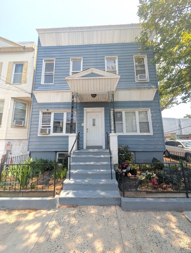 Building Photo - 102 Reservoir Ave Unit 2L