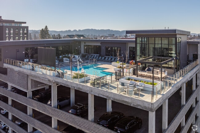1,105SF Rooftop Pool - The Standard at Eugene