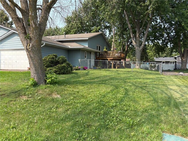 Building Photo - 9055 Forestview Ln N