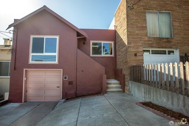 Building Photo - 316 Bridgeview Dr Rental