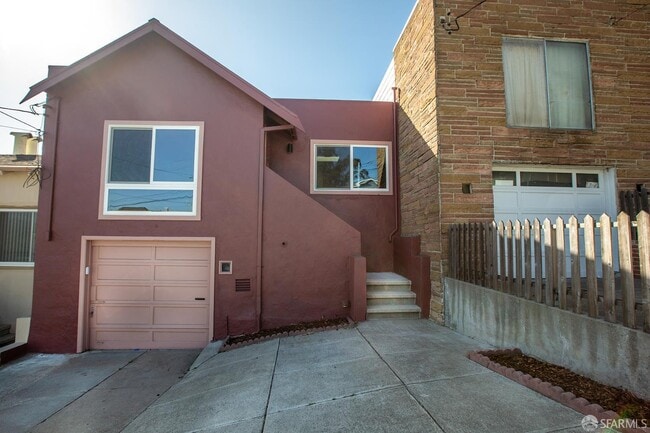 Building Photo - 316 Bridgeview Dr Rental