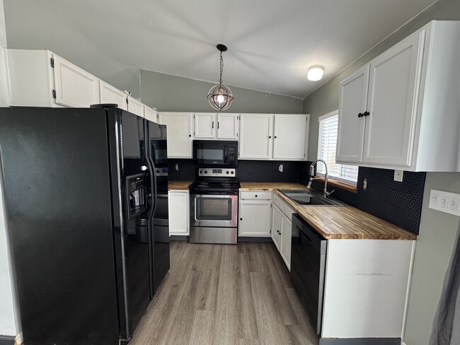 Photo - 7624 Montarbor Dr