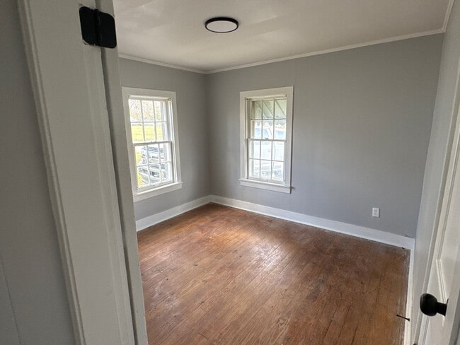 Photo - 505 Margin St