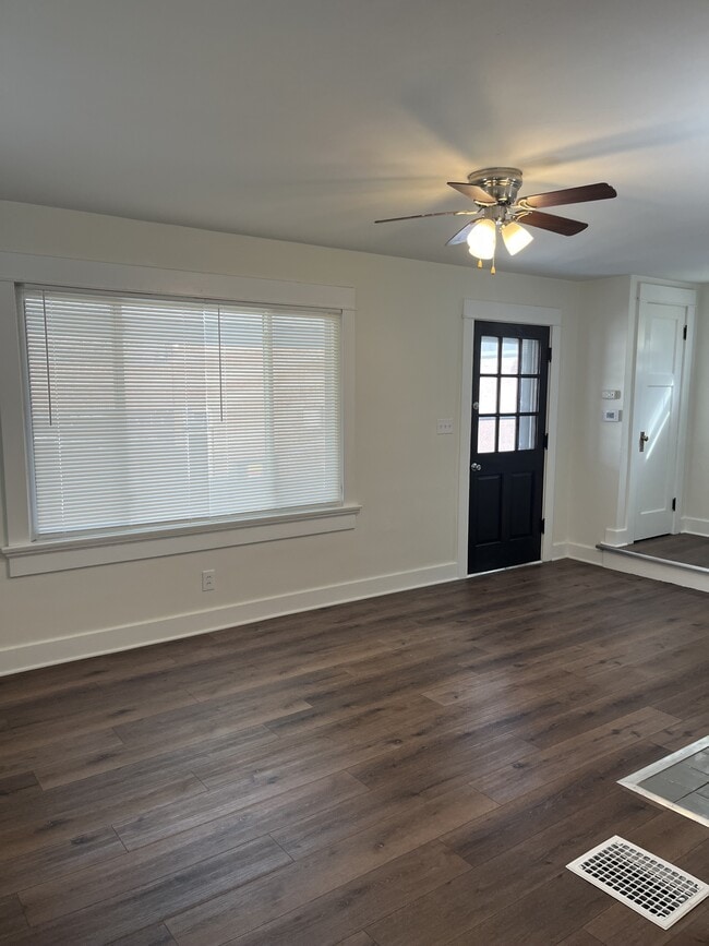 Photo - 1925 Brookline Ave