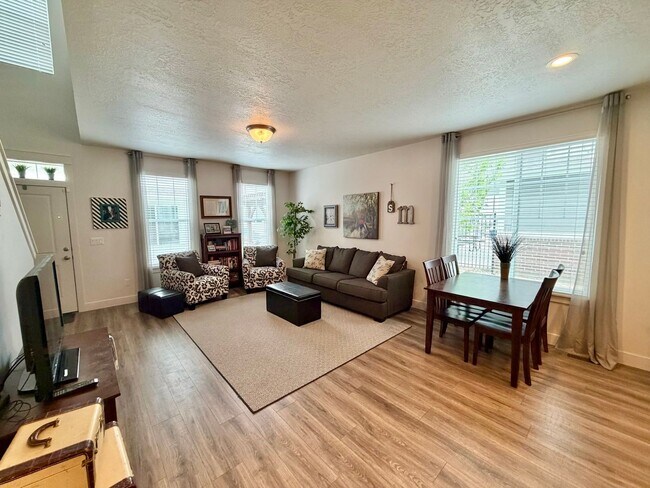 Photo - Gorgeous Like-New Townhome