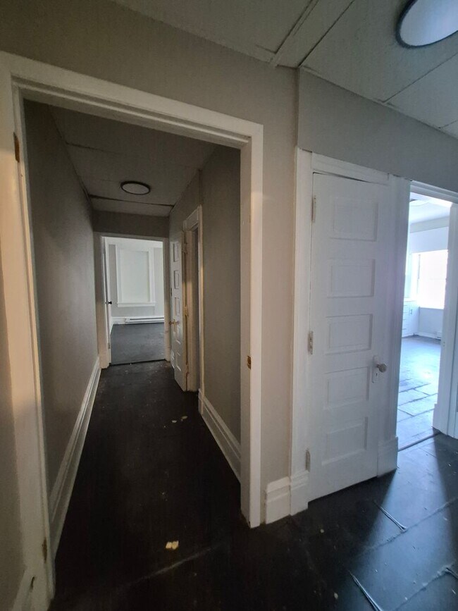 Photo - 250 S Poplar St Unit Apt. 1