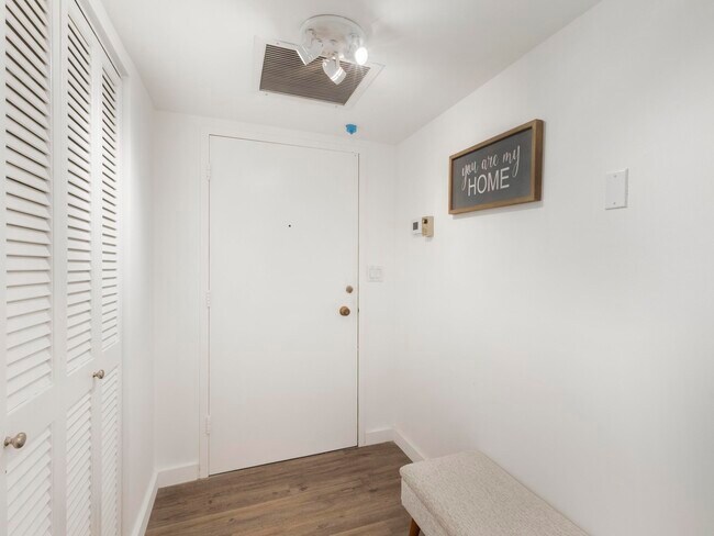 Photo - 111 N Pompano Beach Blvd Unidad 408 Rental