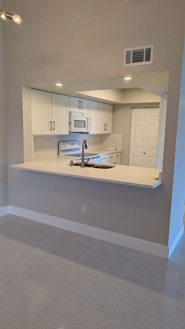 Photo - Complete remodeled 2 bedrooms 2 baths with balcony