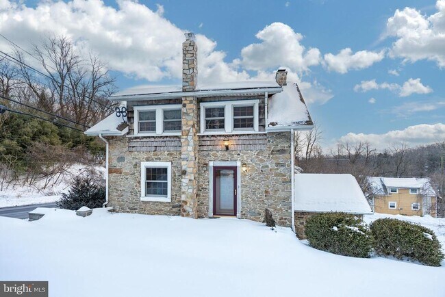 Photo - 2568 Pike Ave