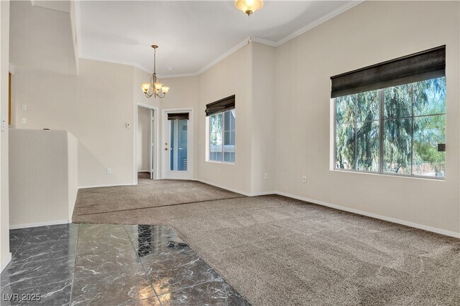 Photo - 10245 S Maryland Pkwy Unidad 282 Rental