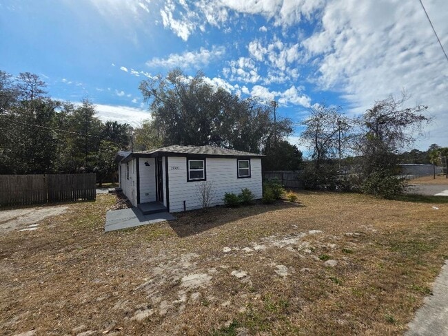 Building Photo - 21307 SE Hawthorne Rd