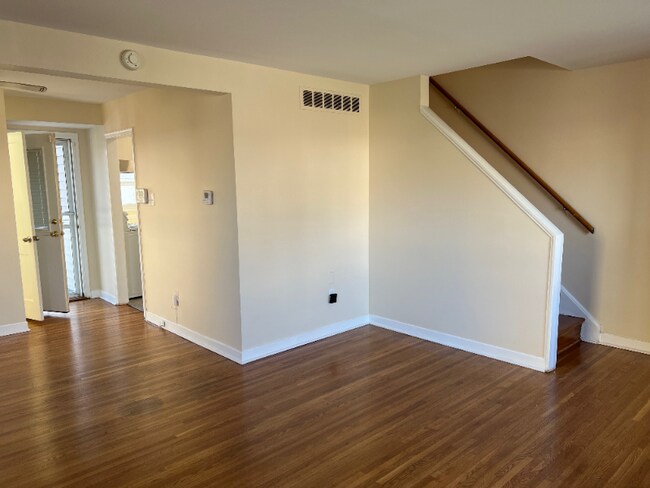 Photo - 819 Quade St