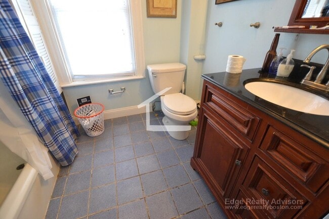 Photo - 140 Brooks St Unidad 2