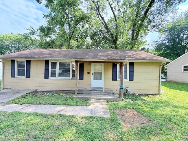 Building Photo - 6215 Lathrop Ave