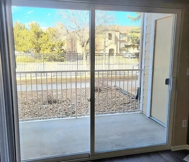 Building Photo - 15700 E Jamison Dr