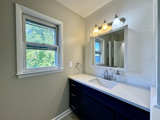 Photo - 2401 Phoenix Dr